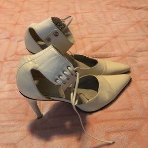 Andiamo heels with strap and laces